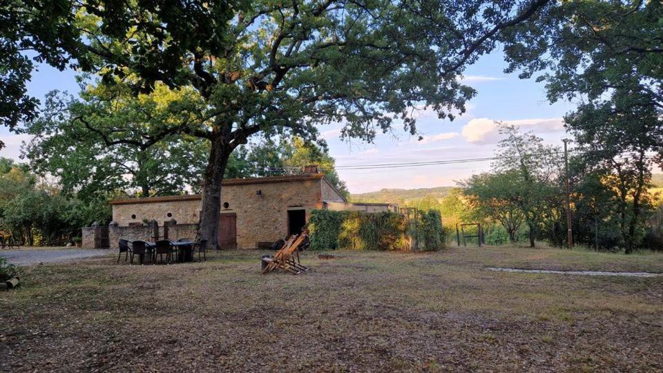 Agriturismo Torrenieri Da Alessandro 皮恩扎 外观 照片