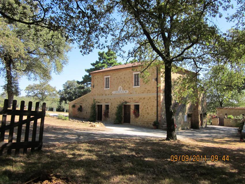Agriturismo Torrenieri Da Alessandro 皮恩扎 外观 照片